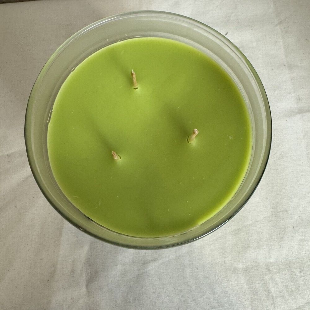 Bath & Body Works Nectarine Green Tea 3 Wick Candle NOS NEW - Picture 2 of 3